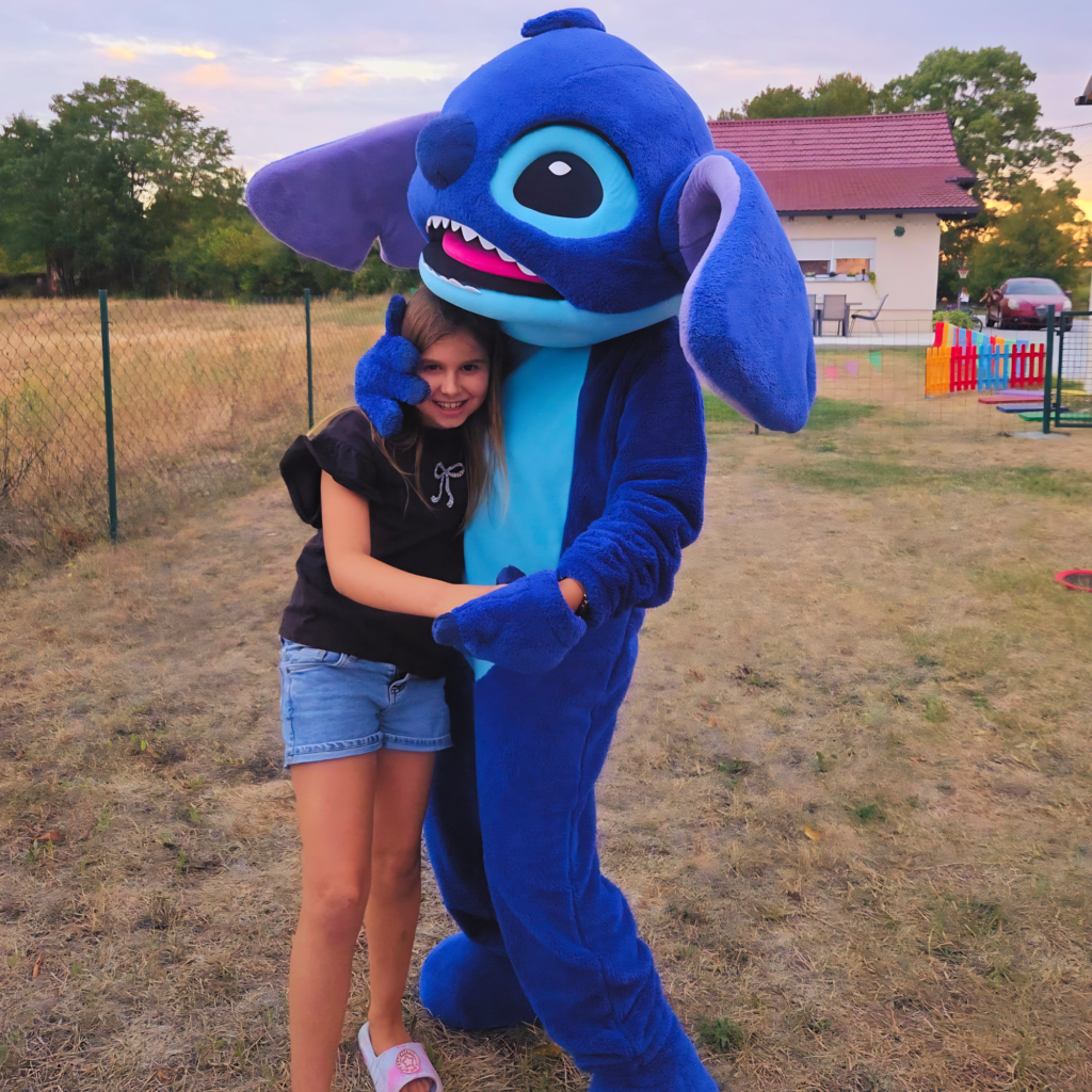 Stitch maskota u Funly igraonici tijekom dječjeg rođendana u Velikoj Gorici